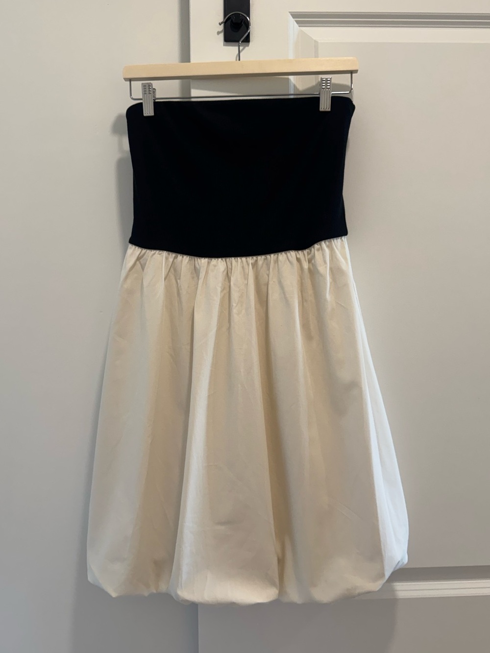 a new day | Black and Cream Strapless A-Line Bubble Skirt | Size Small